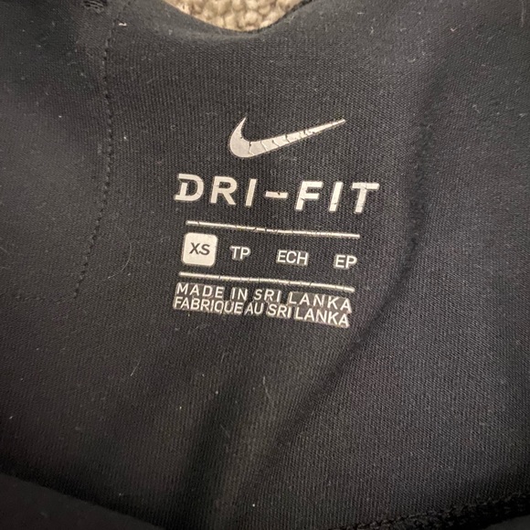 NIKE - cropped leggings - Picture 2 of 2